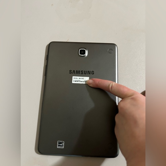 Samsung Galaxy Tab A Excellent Condition - Picture 6 of 7